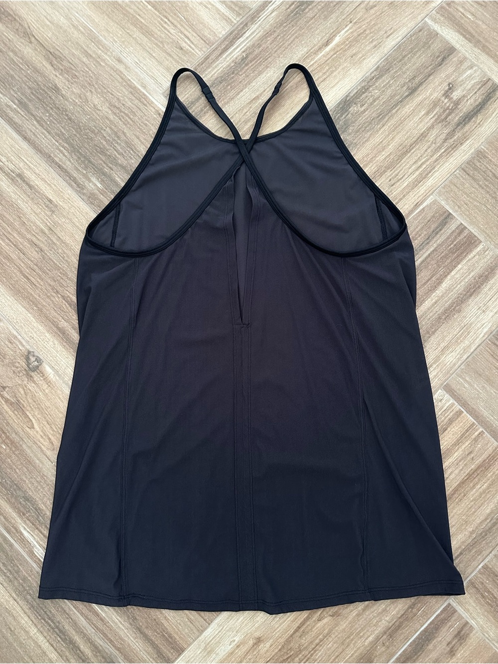 Lululemon black cross back tank top Medium